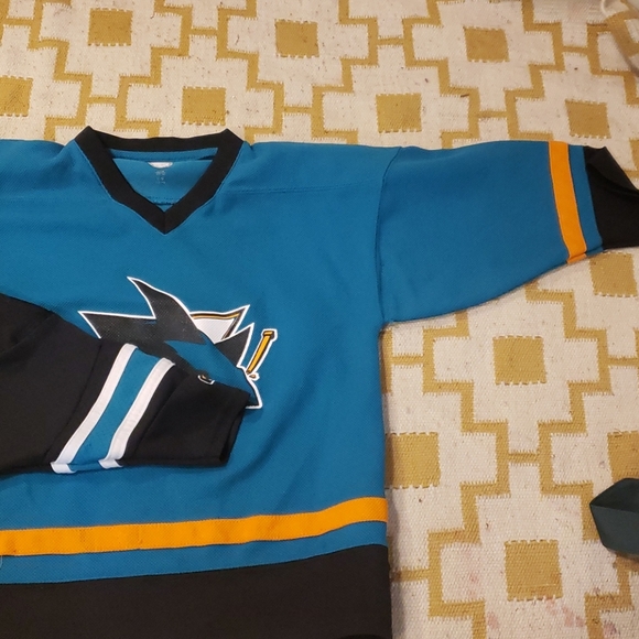 Two T-SHIRTS - Picture 2 of 2